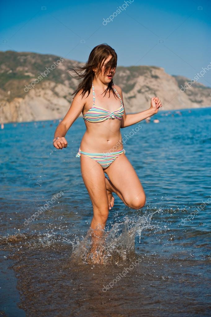 Beach Girl Xhamster - Young Hairy Teen Girl On The Beach - NU PORNO