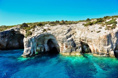 Ünlü mağara ve kristal suları Zakynthos Adası (Yunanistan temizleyin)
