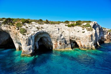 Ünlü mağara ve kristal suları Zakynthos Adası (Yunanistan temizleyin)