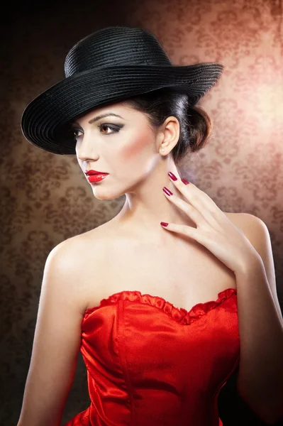 Beautiful woman portrait. Fashion art photo.Beautiful young model in hat on the background in studio.elegant female portrait wearing hat isolated.Romantic Beauty.Retro Style — Stock Photo, Image