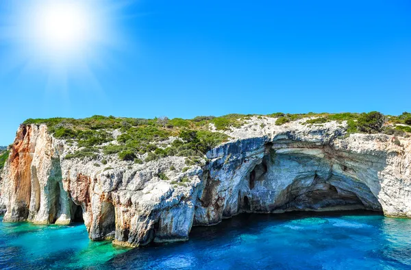Kék barlang, Zakynthosz sziget, Görögország .famous barlangok, a kristálytiszta víz, zakynthos-szigetén (Görögország) — Stock Fotó