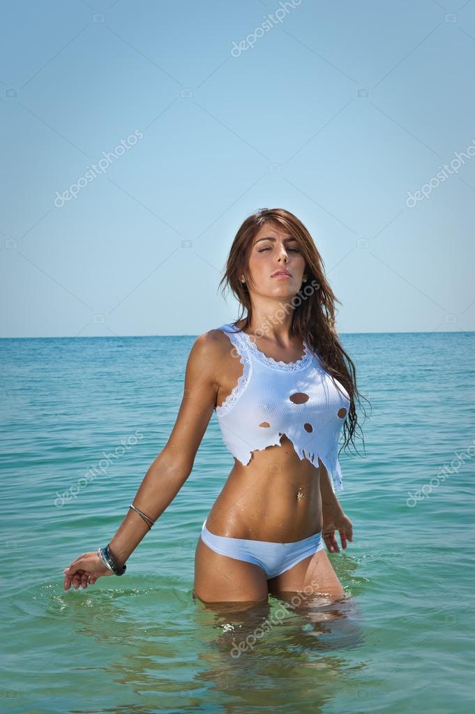 Wife Vacation Wet  Tshirt Contest