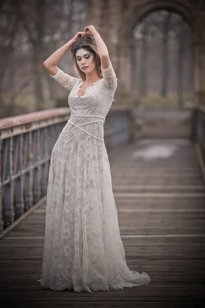 Lovely Young Lady Wearing Elegant White Dress Enjoying Beams Celestial — Stock Photo, Image