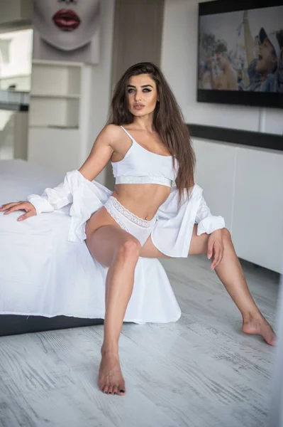 Attractive Sexy Brunette White Lingerie Posing Provocatively Mirror Studio Shot — Stockfoto