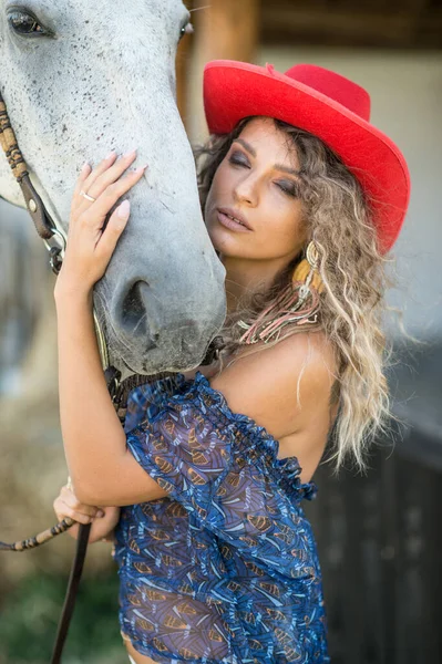 Beautiful Blonde Woman Curly Hair Hat Horse Portrait Girl White — Stok fotoğraf