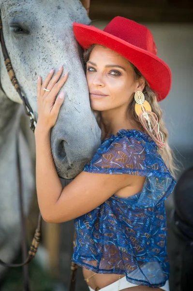 Beautiful Blonde Woman Curly Hair Hat Horse Portrait Girl White — Stok Foto