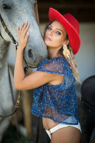 Beautiful Blonde Woman Curly Hair Hat Horse Portrait Girl White — Stock Photo, Image