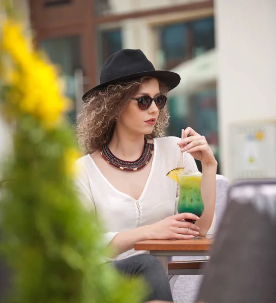 Happy Brunette Girl Sunglasses Sitting Park Drinking Glass Cold Green — Stock Photo, Image