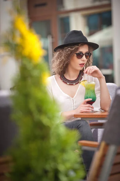Happy Brunette Girl Sunglasses Sitting Park Drinking Glass Cold Green — Stock Photo, Image