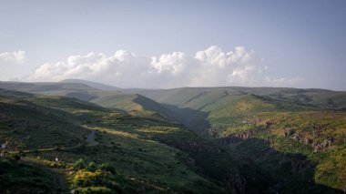 Tatev 'deki Ermeni vadilerinin bir başka resmi