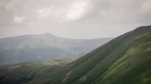 Tatev manastırından Ermeni manzaralarına bak