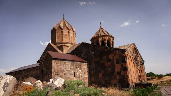 Ermenistan 'da Aragats yakınlarındaki Ohanovan manastırı