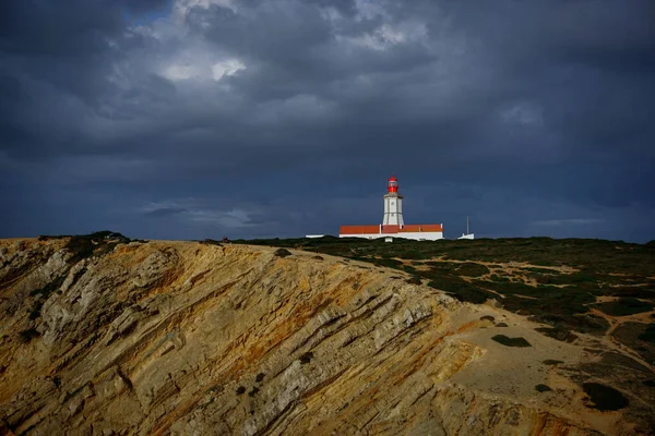 Sahildeki deniz feneri