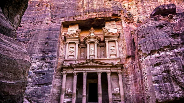 Dentro Templo Caverna Petra Jordânia Fotografia De Stock
