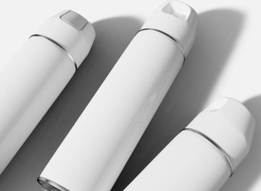 Aerosol püskürtme şişeleri maketi. İzolasyon ürünleri. 3d Hazırlama