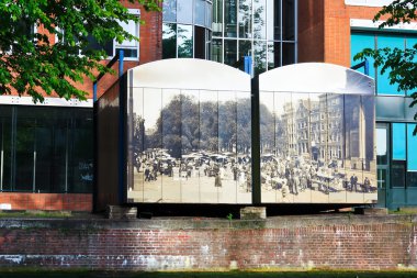 Amsterdam'da iki küçük depolar