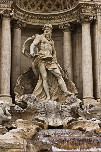 Fontana di trevi in rome Italië — Stockfoto