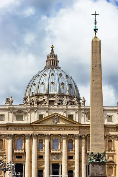 Saint peter basilikan i Vatikanen — Stockfoto