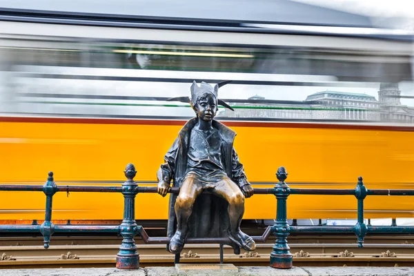 Kiskiralylany staty i budapest — Stockfoto