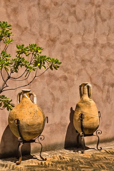 Two old roman amphoras — Stock Photo, Image