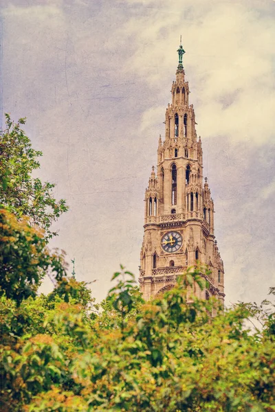 Tall Gothic Cathedral Tower Vienna Austria Using Vintage Filter — Stock Photo, Image