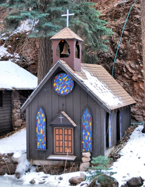雪の中の教会 — ストック写真