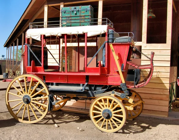 Czerwony wagon — Zdjęcie stockowe