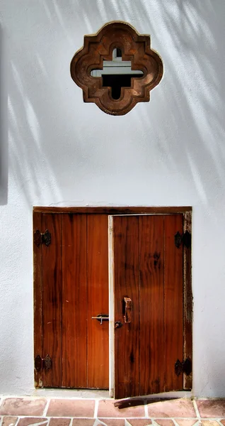 Ventana y puerta — Foto de Stock