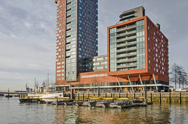 Rotterdam Nizozemsko Prosince 2021 Vodní Taxi Kotvící Přístavu Rijnhaven Vedle — Stock fotografie