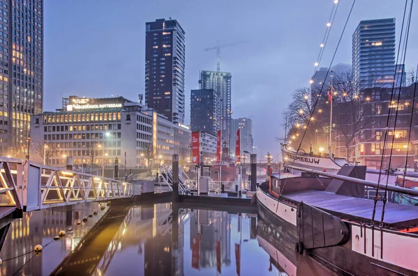 Rotterdam Países Bajos Enero 2022 Condiciones Algo Nebulosas Puerto Leuvehaven — Foto de Stock