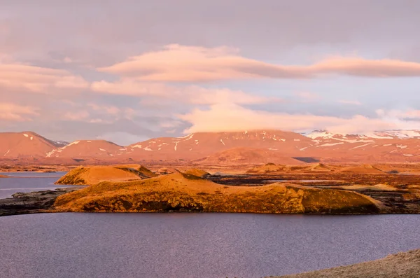 Skutustadhir Islandia Abril 2022 Vista Cercana Superficie Del Agua Los — Foto de Stock