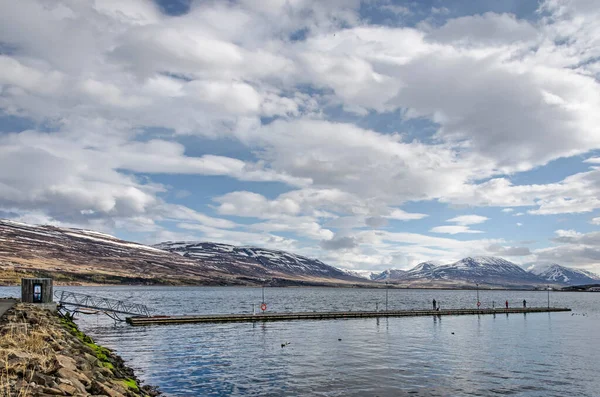 Akyreyri Islande Avril 2022 Jetée Flottante Avec Pêcheurs Dans Fjord — Photo
