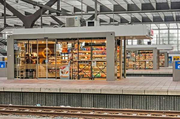 Rotterdam Nederländerna November 2019 Kiosker Plaform Centralstationen — Stockfoto
