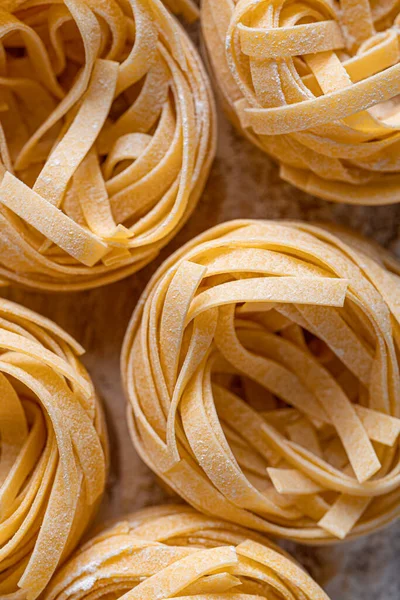 Pâtes Fettuccine Maison Pliées Sous Forme Nid Texture Pâtes Gros — Photo