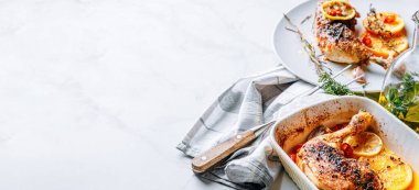 lezzetli ve iştah açıcı portakallı kızarmış ördek.