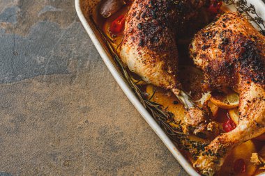 lezzetli ve iştah açıcı portakallı kızarmış ördek.