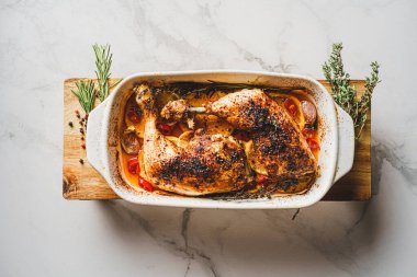 lezzetli ve iştah açıcı portakallı kızarmış ördek.