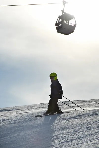Small child skiing — Stock Photo, Image