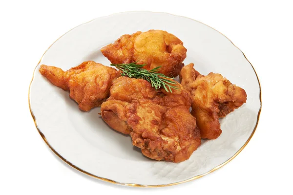 Pečené kuře s fenyklem na talíři, samostatný — Stock fotografie