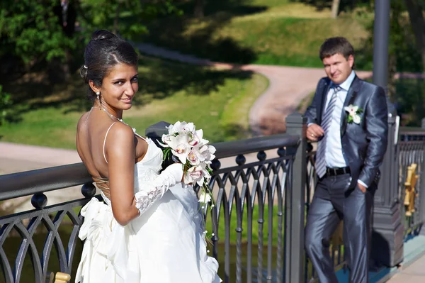 Bride and fiance — Stock Photo, Image