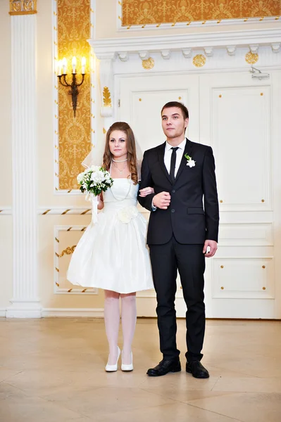 Novia y novio en la ceremonia de boda — Foto de Stock