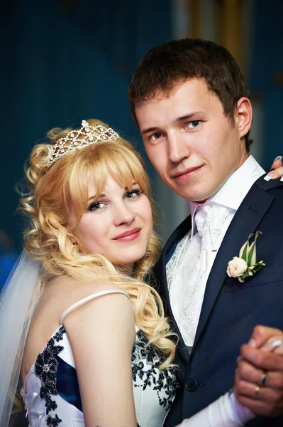 Happy bride and groom — Stock Photo, Image