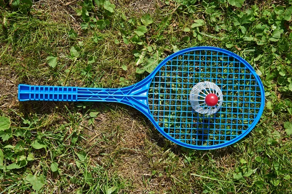 Raqueta de bádminton y lanzaderas — Foto de Stock