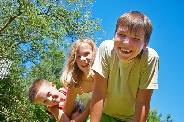 Bambini gioiosi — Foto Stock