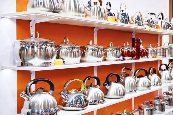 Enameled Kitchen Stock Pots Teapots Store — стоковое фото