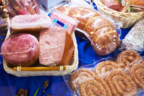 Selection Assorted Sausages Farmers Market — стоковое фото