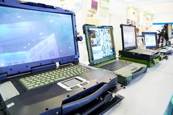 Chronione Wojskowe Komputery Przemysłowe Laptopy — Zdjęcie stockowe