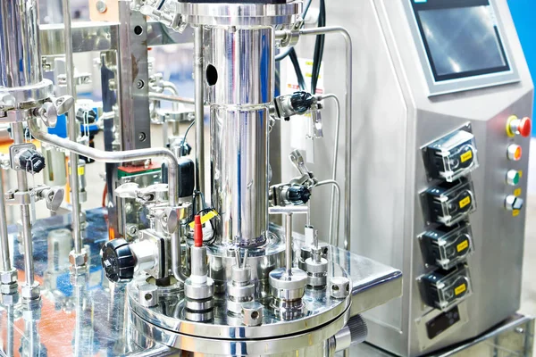 Labor Bioreaktor Und Fermenter Für Chemische Metalle Auf Ausstellung — Stockfoto