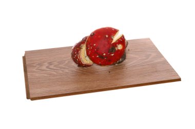 Beyaz arka plan üzerinde izole orman mantar