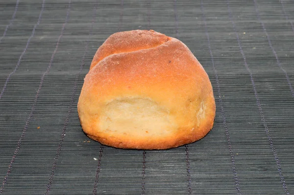 Pão Isolado Sobre Fundo Branco — Fotografia de Stock